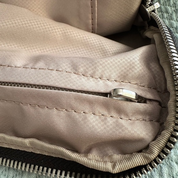 Tumi Corporate Collection Duffel Bag - Picture 12 of 14